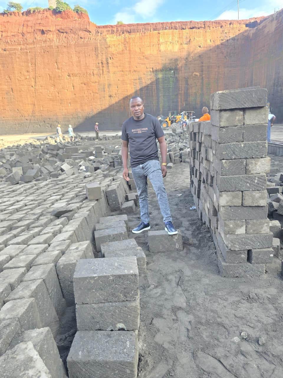 MACHINE CUT STONES
